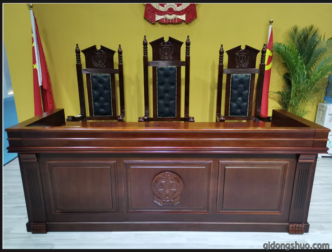 法官桌价格：5934元