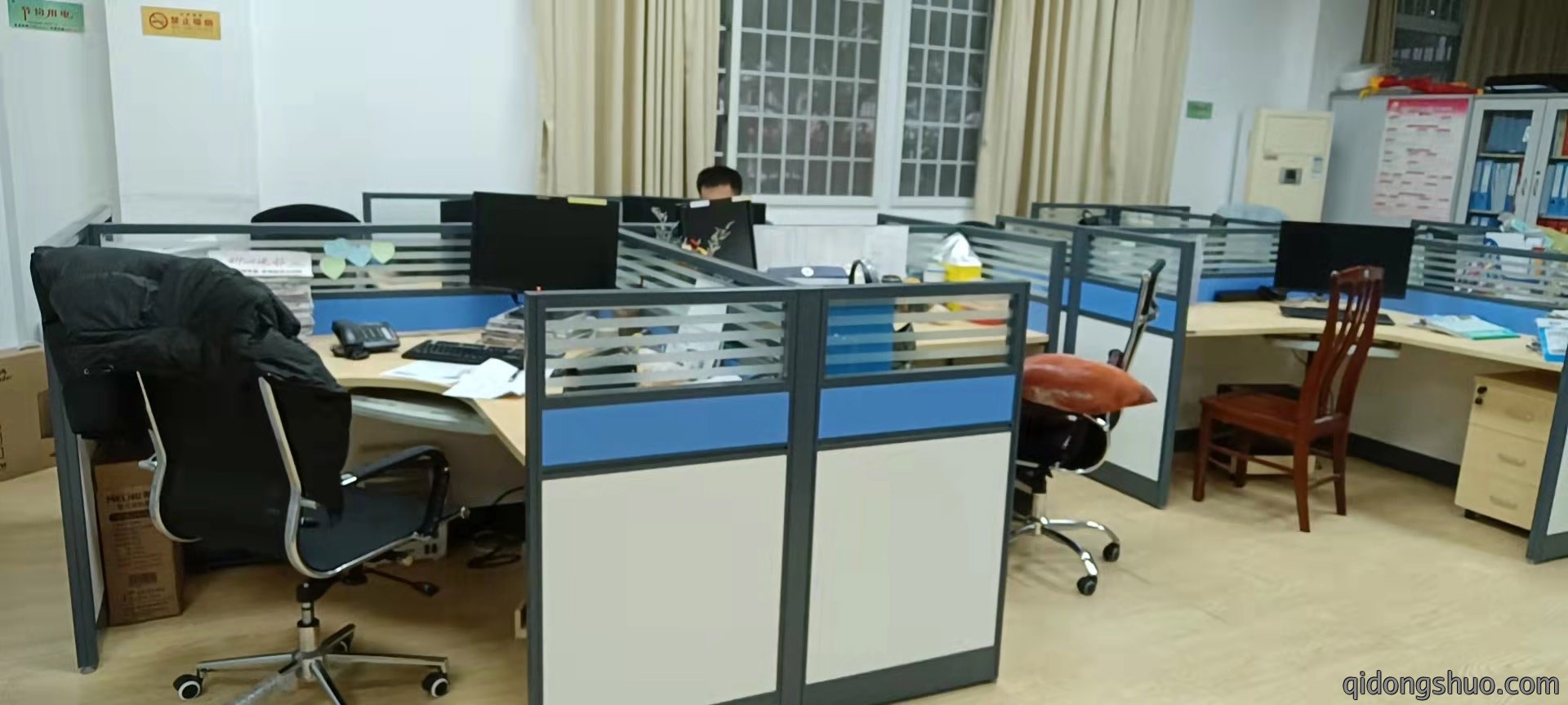 办公卡座价格：3200元