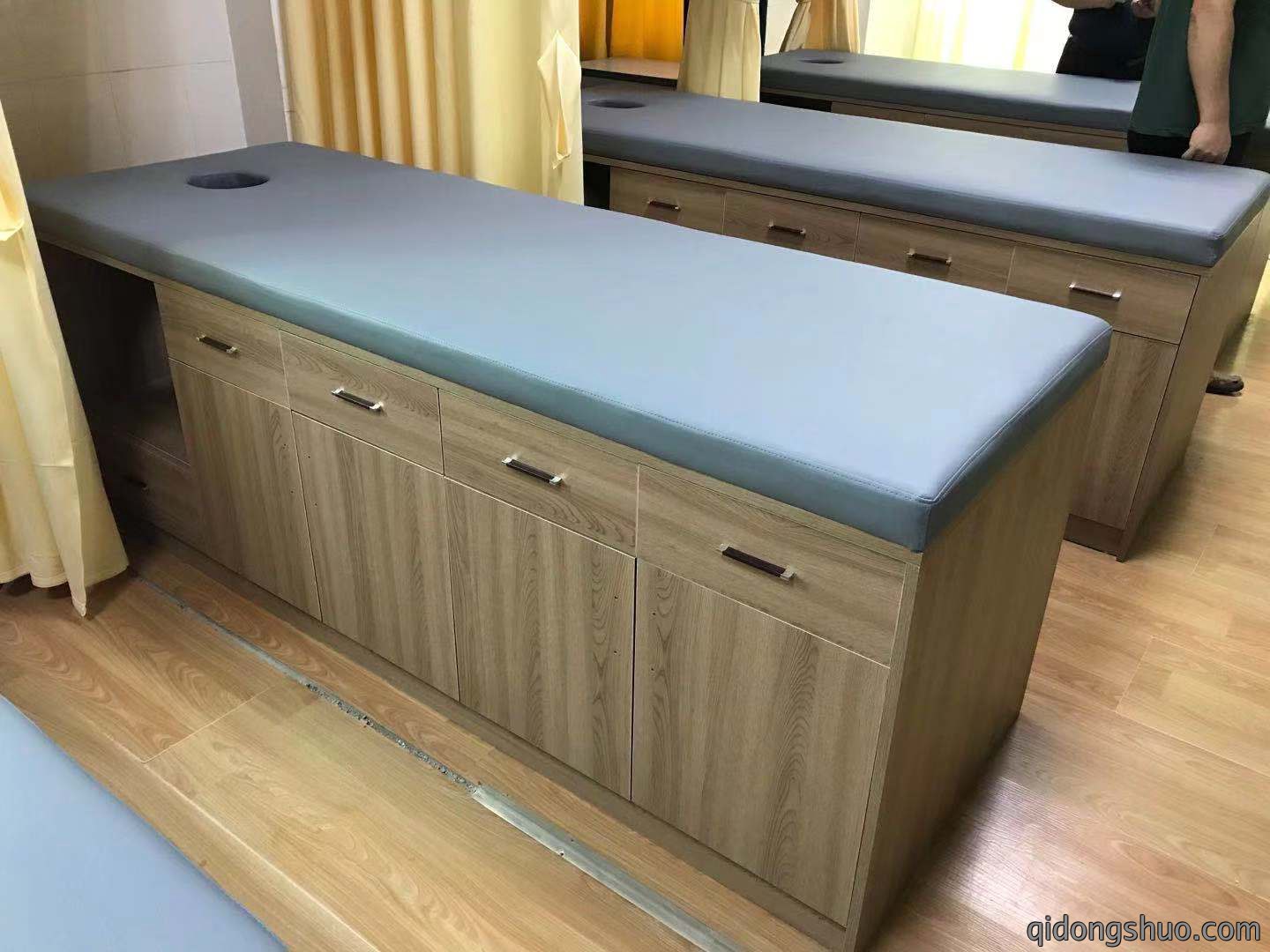 美容床价格：1840元